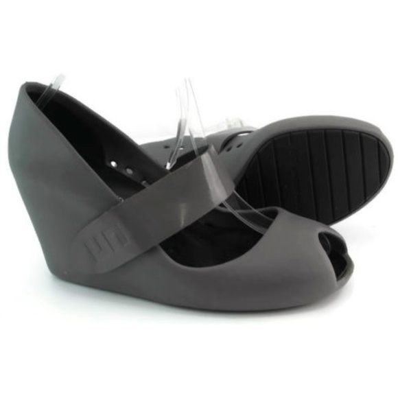 United Nude Women's Gray Mary Jane Wedge Pumps - Picture 3 of 3